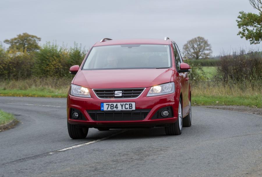  Seat Alhambra 2015 года  (UK) (фото 14 из 30)